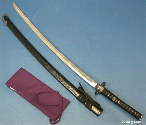 二战中的日本大佐的军刀是啥样？
