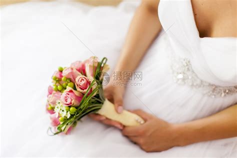 婚礼当天的新娘高清图片下载-正版图片502944412-摄图网