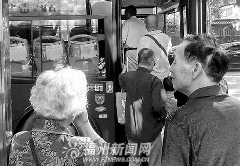 不要误读上海取消老年公交卡政策，补贴办法值得各地借鉴！