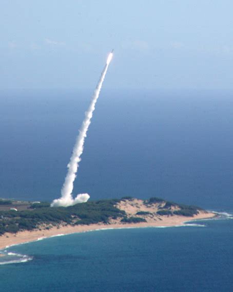 “萨德”反导系统首次成功拦截中远程弹道导弹 – 北纬40°