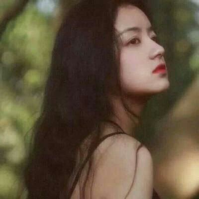 朦胧头像甜美女生