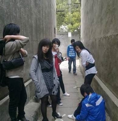 又见校园霸凌！鳌江五中一女生遭四名同学殴打-新闻中心-温州网