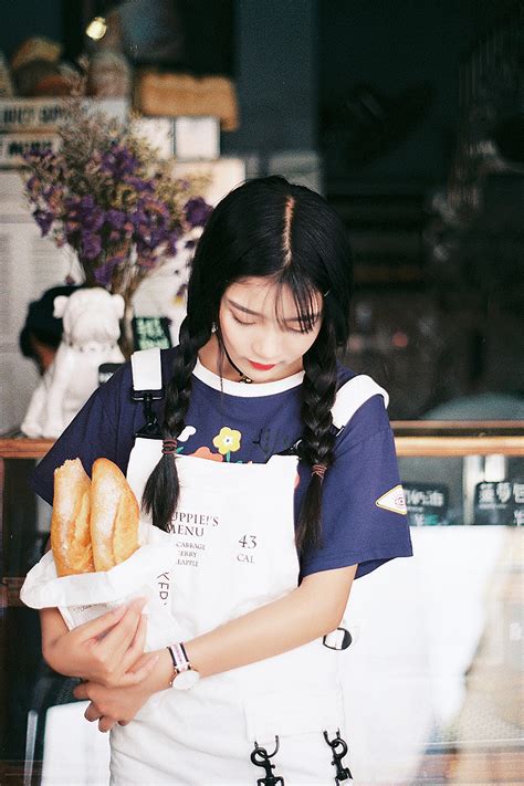 卖面包的小菇凉|摄影|人像摄影|希神 xishon - 原创作品 - 站酷 (ZCOOL)