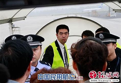 南航机长遭乘客指责拒绝起飞 报警称与乘客冲突 - 中国民用航空网