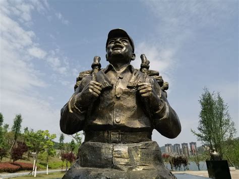 来一张张思德同志雕塑照片 - 新都论坛 麻辣社区-四川第一网络社区