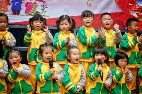 张家界第一幼儿园举办“庆双节·唱红歌·颂祖国”唱红歌比赛_张家界_爱视网