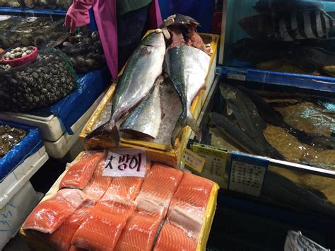 乃东区市场监管局开展农贸海鲜市场食品安全大检查