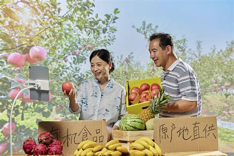 农民在线直播销售水果高清图片下载-正版图片507691941-摄图网