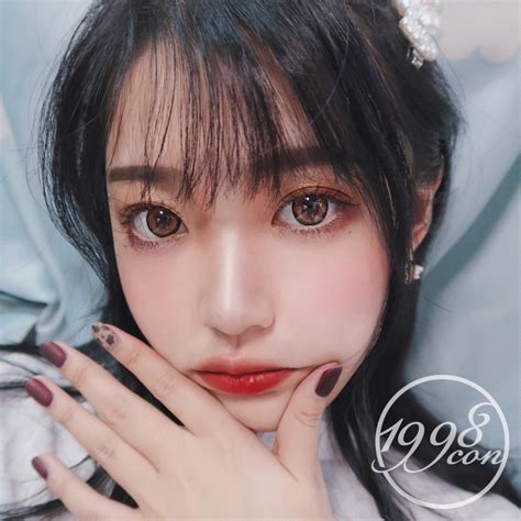 黑色美瞳剪碎图片