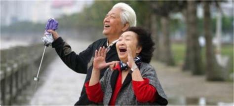 解密75年婚龄老人的“幸福秘诀” 生活中相互迁就包容让爱也“长寿”-半岛网