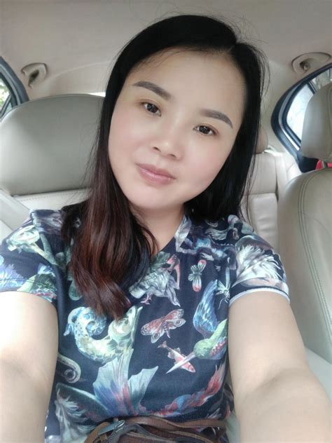 短发服装彭亚楠图片