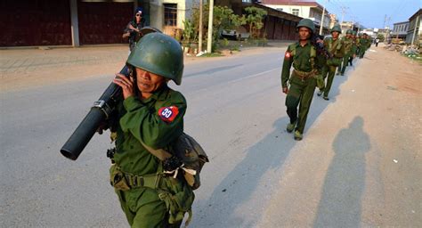 缅甸国防军总司令敏昂莱：冀与所有少数民族武装领导人会见_凤凰网视频_凤凰网