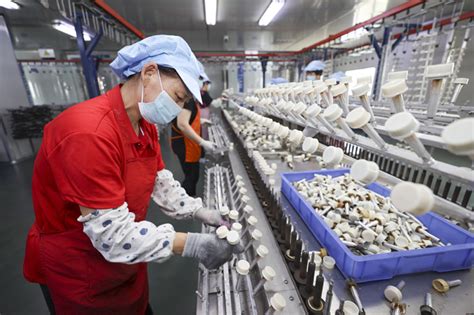 江苏连云港赣榆区：小瓶盖做成大产业 | 信丰县信息公开