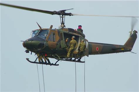 UH-1多用途直升机（绰号：“休伊”）_1636408_领贤网