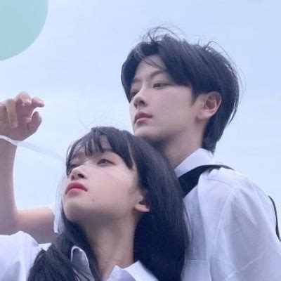 情侣甜美女生拍照片头像