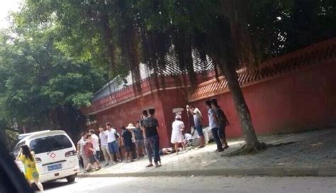 广西宾阳一中学门口发生砍人案件 7人受伤|广西|持刀伤人_凤凰资讯