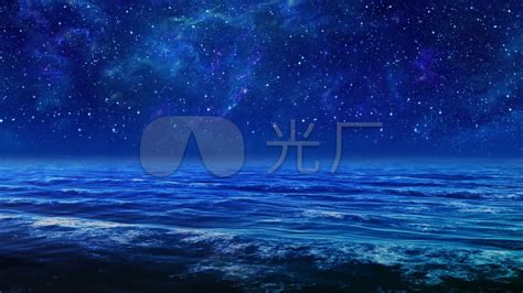 《幻蓝夜海》 近午夜时分，梦幻荧光随此起彼伏的海浪奔涌而出|幻蓝夜海|荧光|海浪_新浪新闻