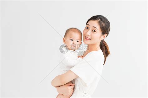 母婴妈妈抱着宝宝高清图片下载-正版图片500962153-摄图网