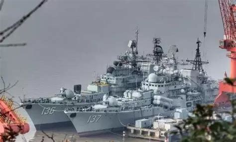 136驱逐舰完成升级！8000吨巨舰重新上阵，继续守卫万里海疆_现代级