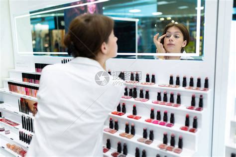 如何卖化妆品的技巧（化妆品销售技巧） | 说明书网