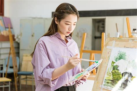 甜美女生绘画头像真人
