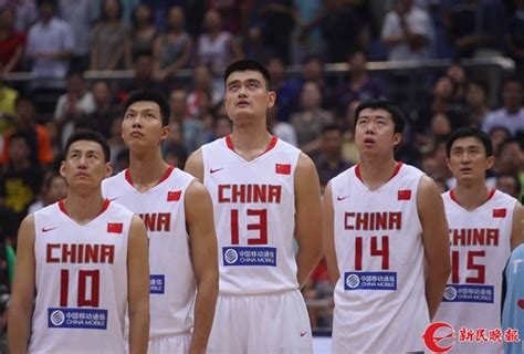 易建联成为中国男篮队长：老核心有了新角色，也有了新责任_文体人物_新民网