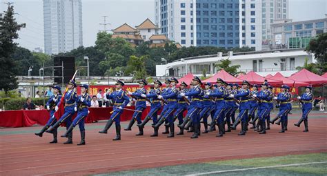 清华大学国旗仪仗队：爱国，用一种守护的姿势-清华大学