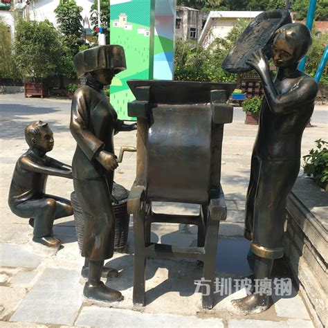 仿铜乡愁玻璃钢人物雕塑-方圳雕塑厂