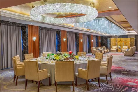 2022广州中心皇冠假日酒店·百粤楼美食餐厅,因为服务人员不足的原因，叫...【去哪儿攻略】