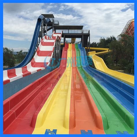 游乐园的彩色滑梯高清图片下载-正版图片600269160-摄图网