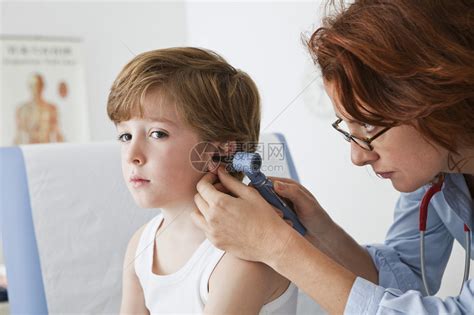 耳鼻喉科儿童高清图片下载-正版图片502553141-摄图网