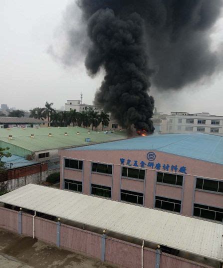 突发！东莞工厂发生火灾 已烧了近3个小时_大粤网_腾讯网