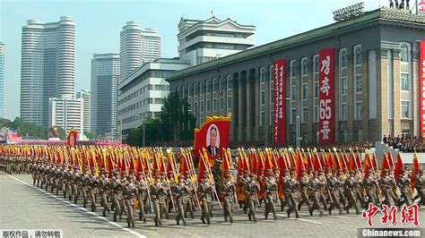 朝鲜举行大型阅兵仪式庆祝建国65周年-嵊州新闻网