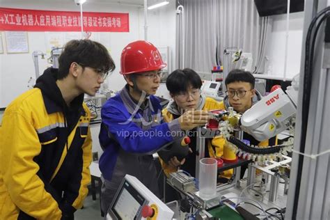 2020年五邑大学工业机器人实训活动圆满落幕！