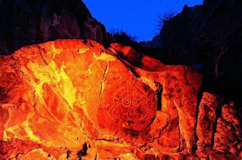 贺兰山岩画太阳神像,雕塑艺术,文化艺术,摄影素材,汇图网www.huitu.com