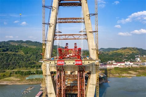 宜宾临港长江大桥全面进入上部构造施工阶段_四川在线