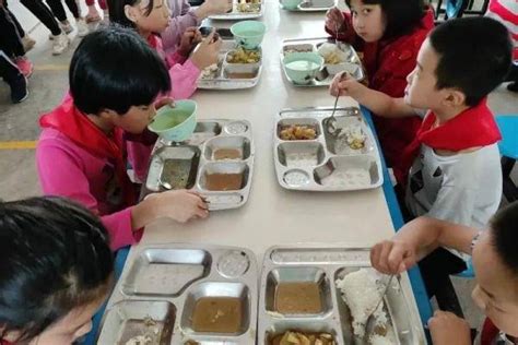 这里的“营养餐”色香味俱全——柳州市人民医院开展医疗膳食实操课堂-柳州市人民医院