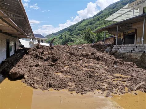 凉山州冕宁县发生泥石流 6户17人成功避险 - 封面新闻