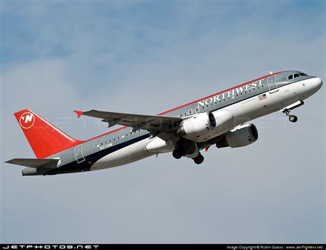 N373NW | Airbus A320-212 | Northwest Airlines | Robin Guess | JetPhotos
