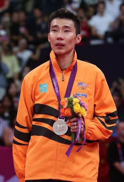 李宗伟晒奖牌忆奥运生涯：有血有泪的12年，我尽力了_文体人物_新民网