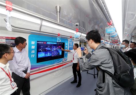 南通城市轨道交通OLED智慧专列发布,视觉南通