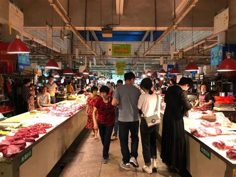 厉害了！保亭县农贸市场升级改造大变样，市场赛超市！