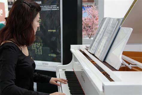 【20140212柏斯琴行-弹钢琴的美女摄影图片】琴行人像摄影_太平洋电脑网摄影部落