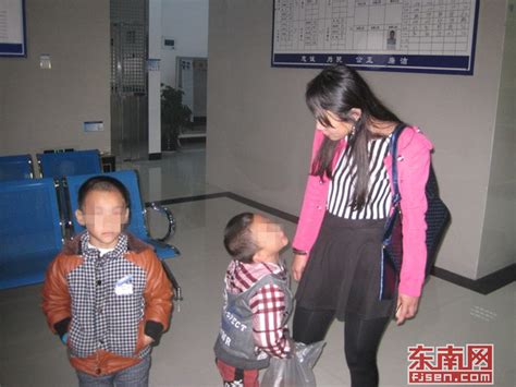 孩子没考好遭母亲责罚 《你会怎么做》聚焦“中国式教育”|孩子| 母亲_凤凰卫视