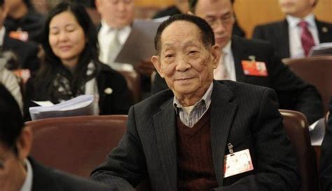 90岁袁隆平3位孙女曝光后，我又去了解了他的父母，更不淡定了…