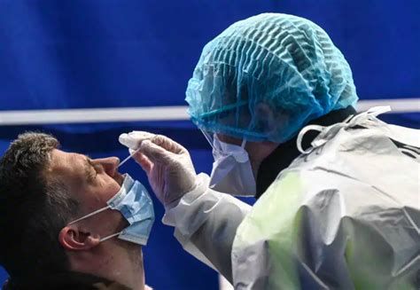 世卫组织警告称：全球新冠疫情导致的死亡人数可能近800万__凤凰网