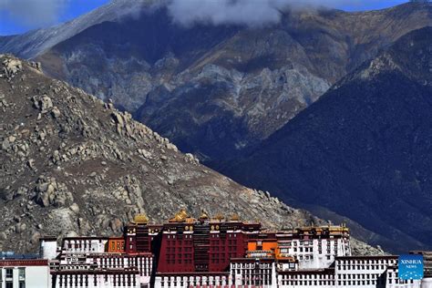 Late autumn scene of Potala Palace in Tibet - Chinadaily.com.cn