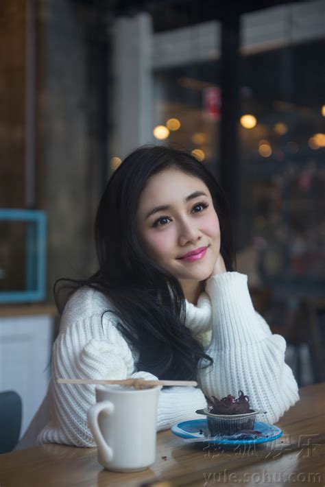刘芸长相很甜美女生头像