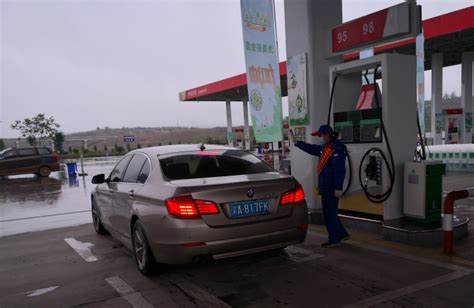云南昭通石油：6月易捷服务基础品类销售全省前列 - 中国石油石化