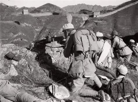 四个特种兵穿越到抗日时代，特种兵不愧是特种兵， 四个人就炸掉了日军军火库！